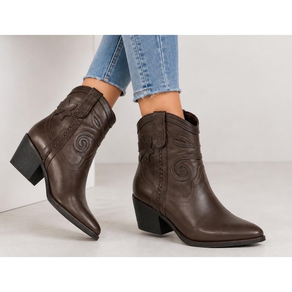 Carlos By Carlos Santana Austin Womens Brown Leather Pointed Toe Ankle Boots 5M
